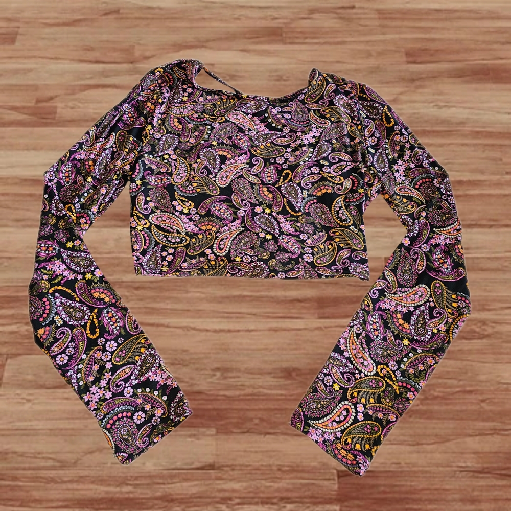 Size S Paisley Long Sleeve Open Back Crop Top